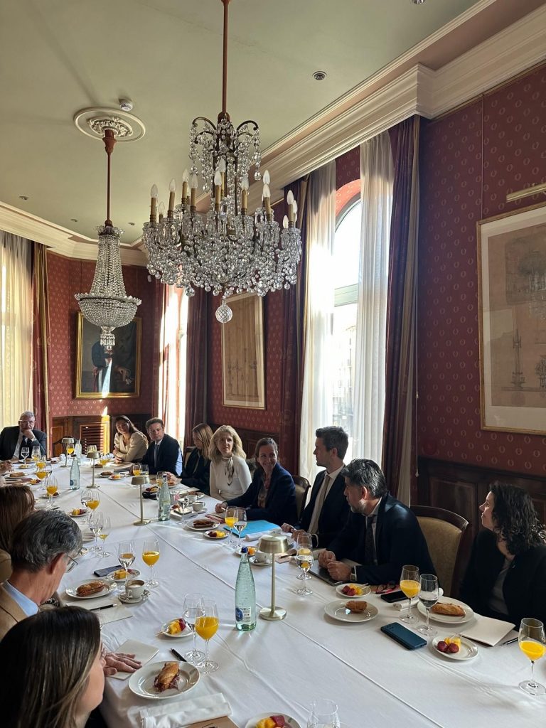 Evento Círculo Concursal Barcelona organizado por CREDIT BACK e IAG con administradores concursales en el Cercle del Liceu