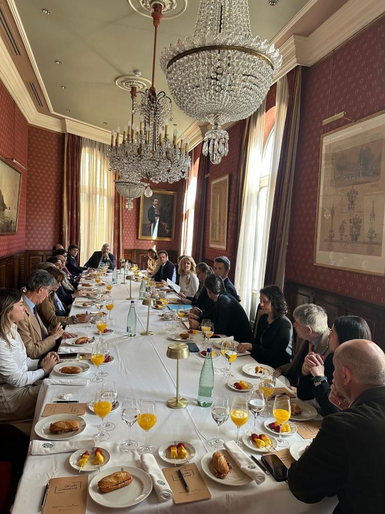 Evento Círculo Concursal Barcelona organizado por CREDIT BACK e IAG con administradores concursales en el Cercle del Liceu